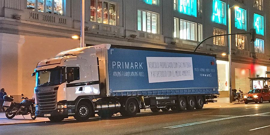 Camión de XPO Logistics para Primark