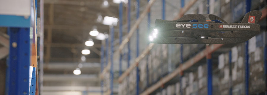 Drones en el almacén de Renault Trucks en Lyon