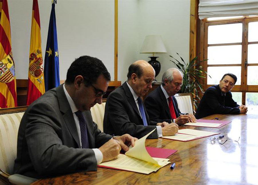 Firma FET-Gobierno Aragón