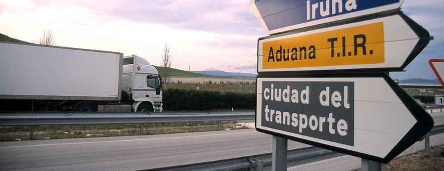 centro de transporte y logística es garantizar la fluidez entre todas las conexiones de transporte y coordinar las distintas modalidades de transporte