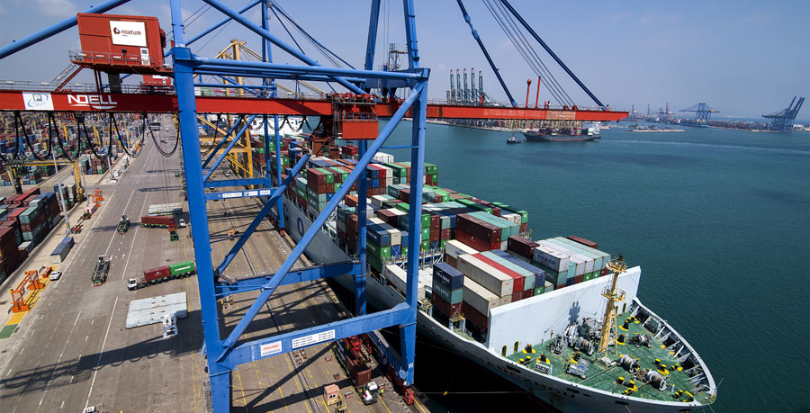 Buque atracado en el Puerto de Valencia